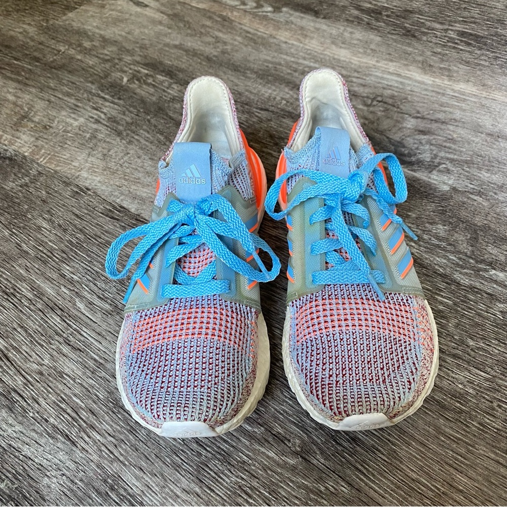 Women’s Addidas Ultra Boost 19 Sneakers Sz 8